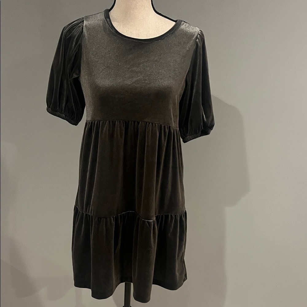 Old Navy Charcoal Velvet Puff Sleeve Dress